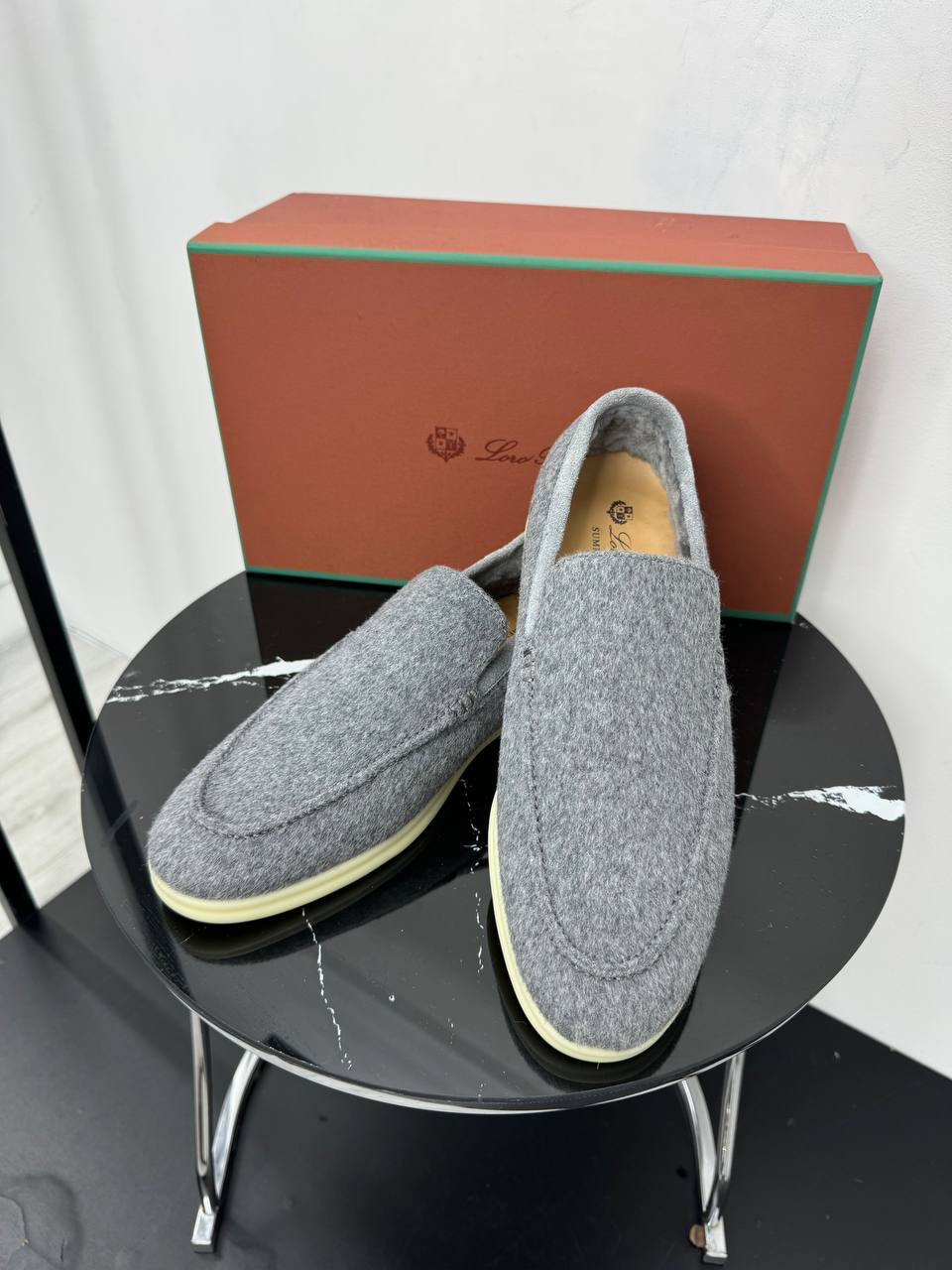 МУЖСКИЕ ЛОФЕРЫ LORO PIANA детальное фото