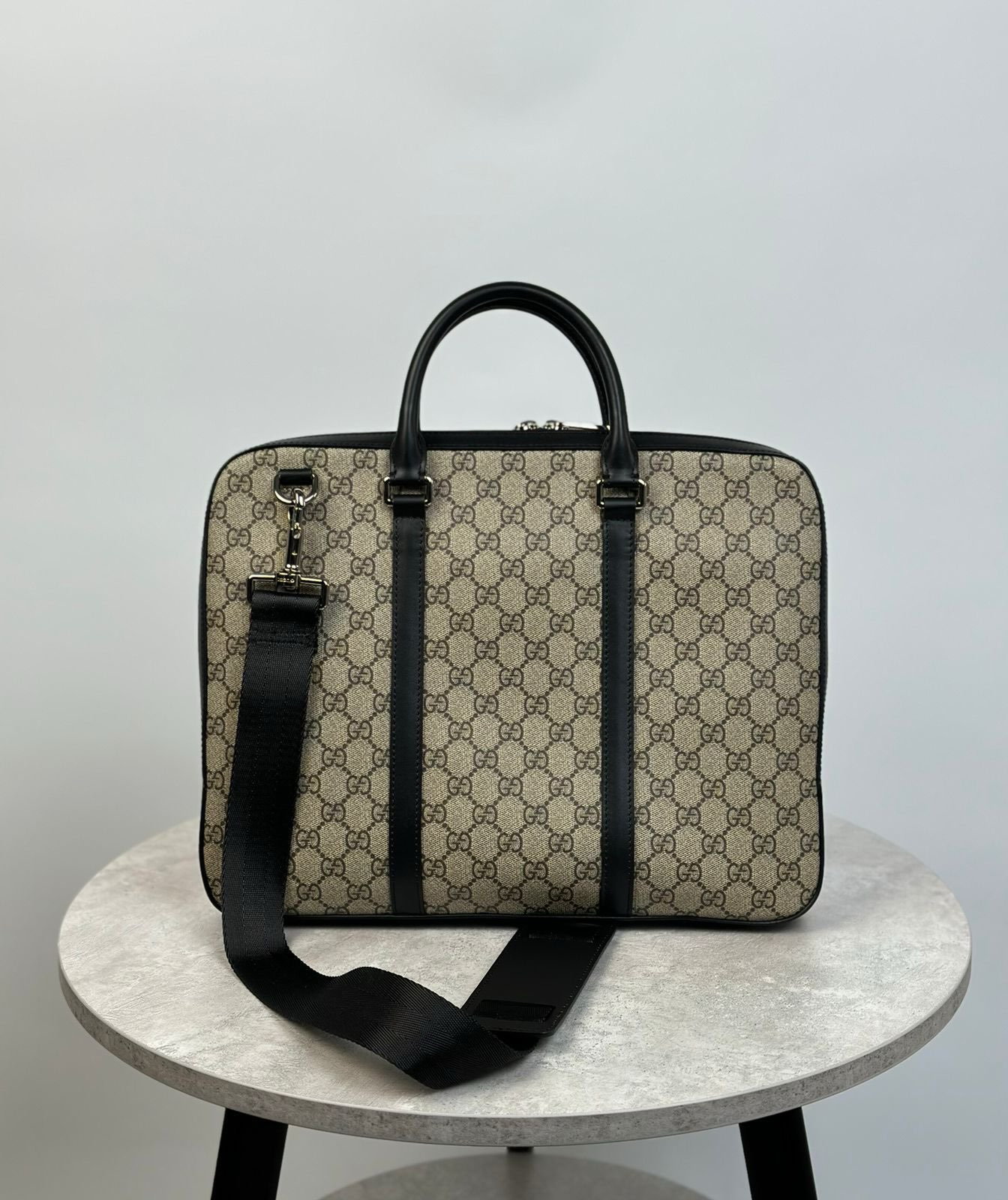 МУЖСКОЙ ПОРТФЕЛЬ GUCCI детальное фото