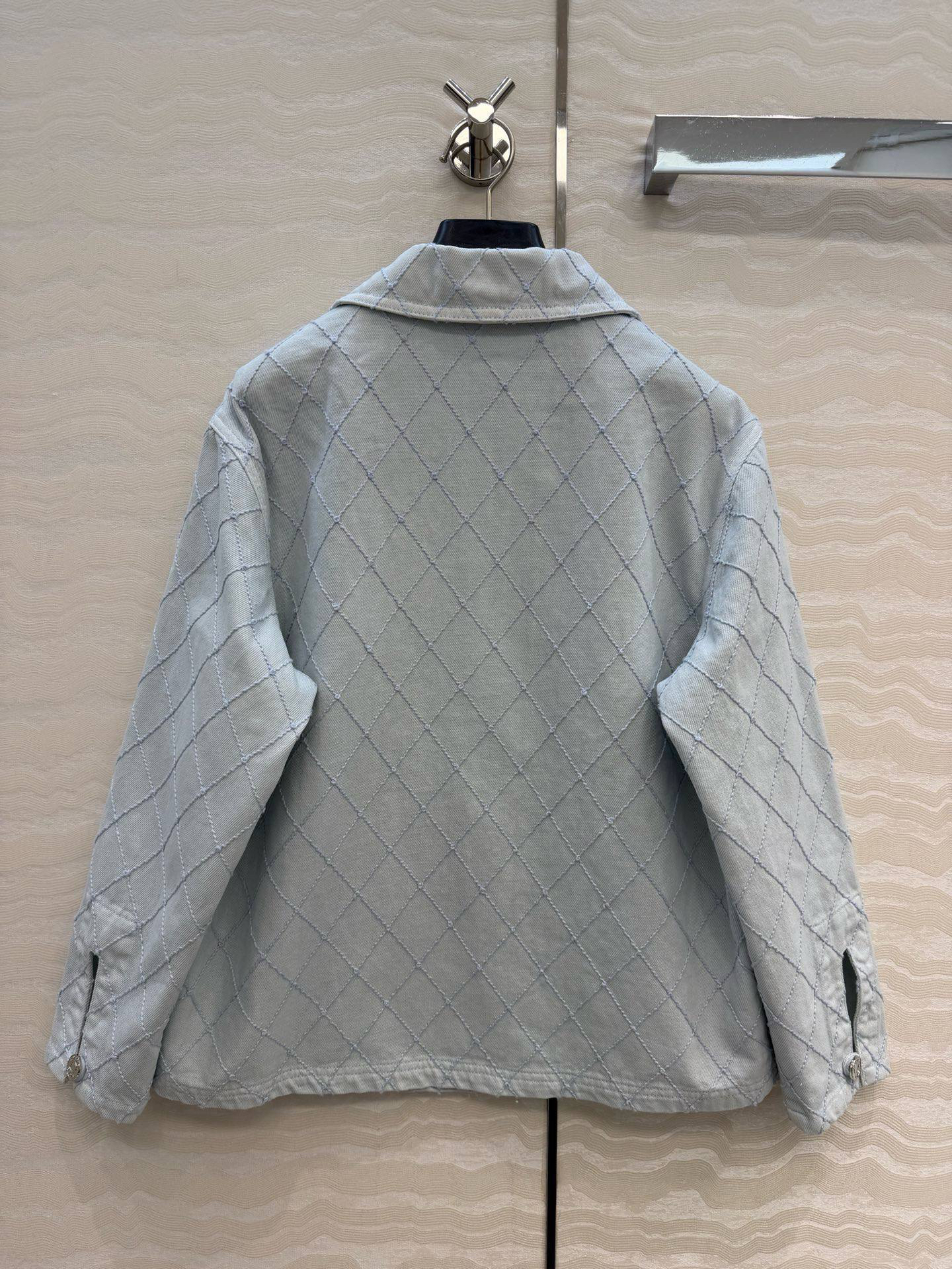 ВЕТРОВКА CHANEL детальное фото