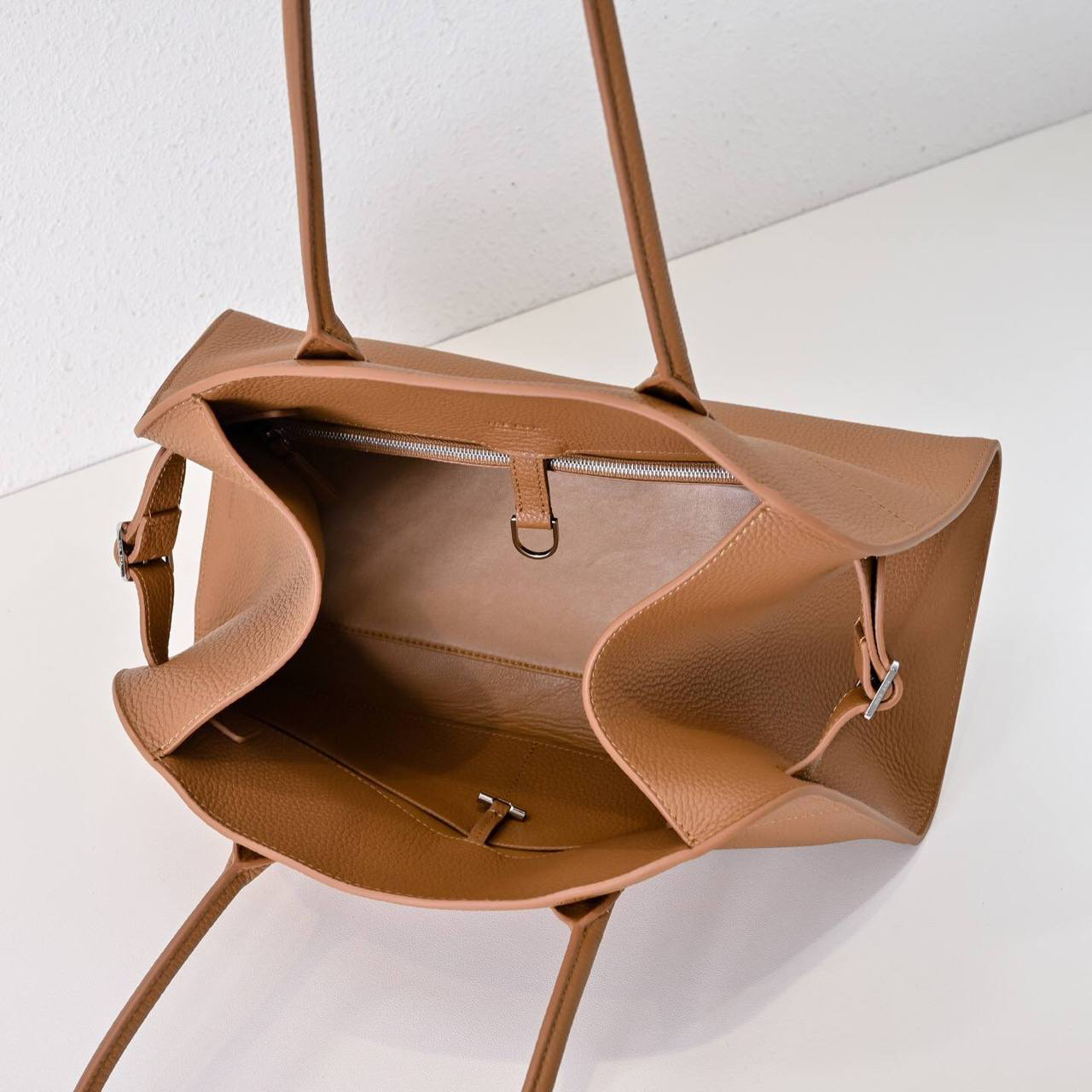 СУМКА THE ROW MARGAUX 12 детальное фото