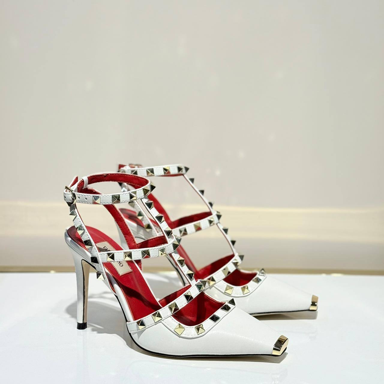 ТУФЛИ VALENTINO детальное фото