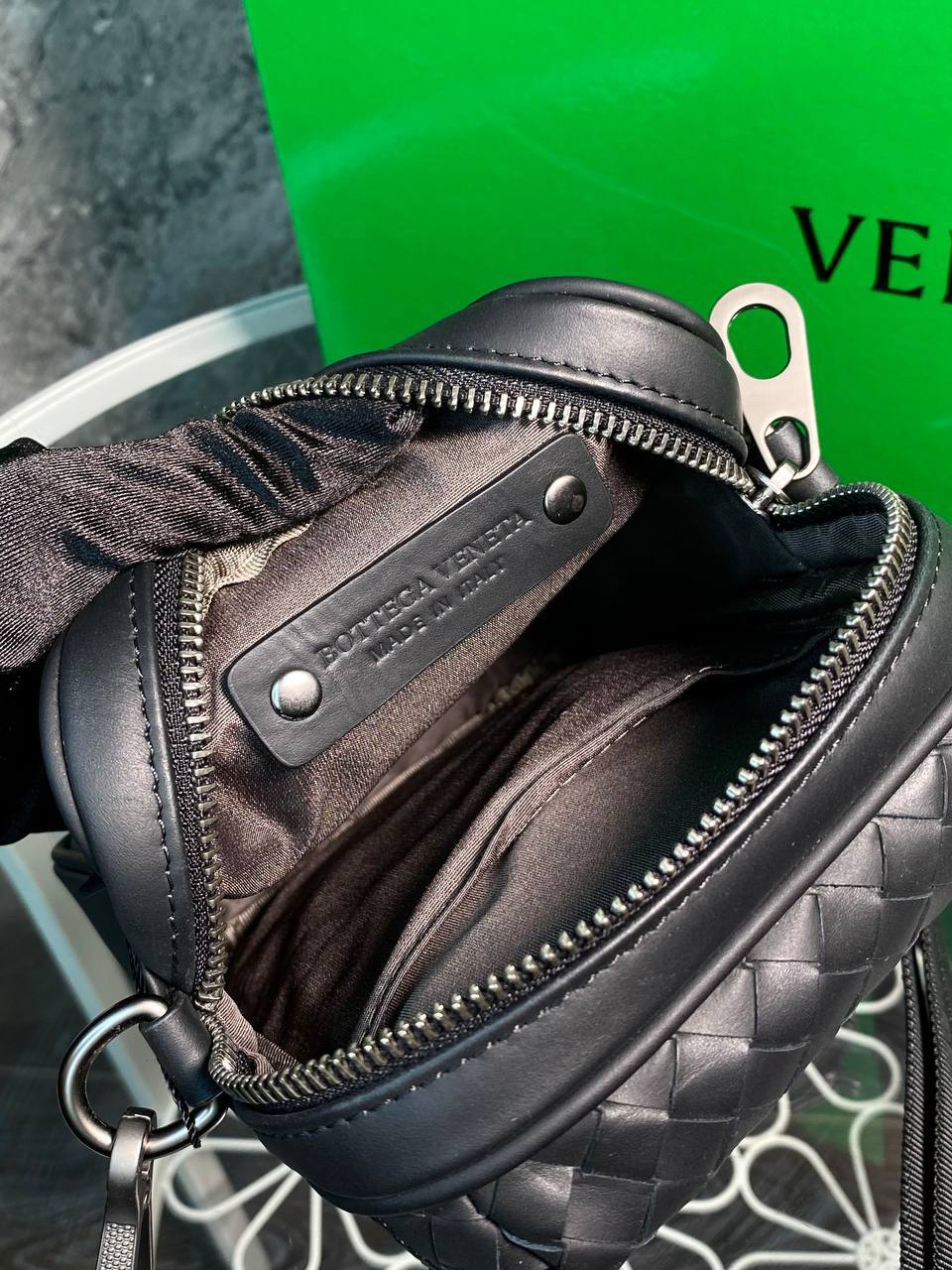 МУЖСКАЯ СУМКА МЕССЕНДЖЕР BOTTEGA VENETA детальное фото