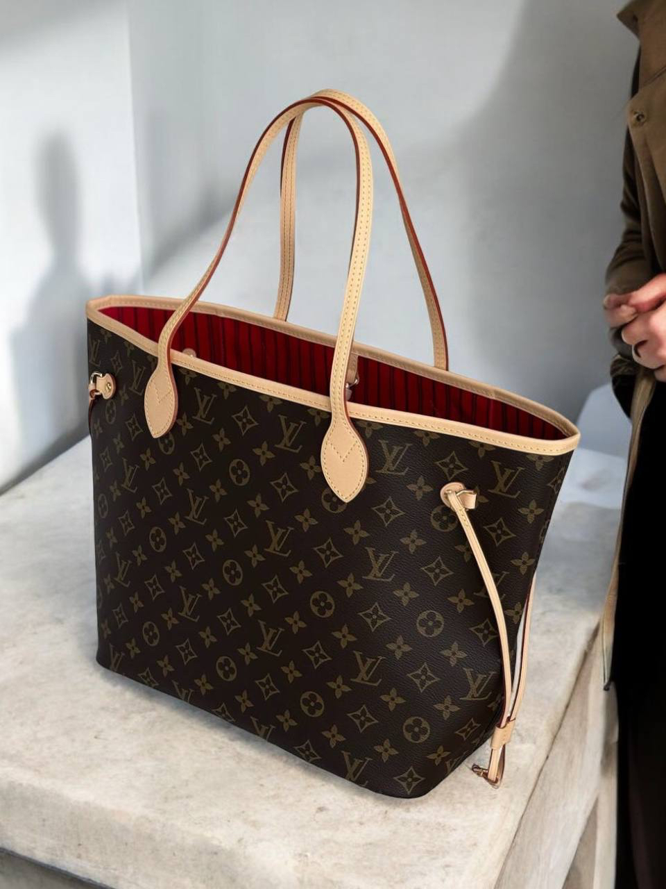 СУМКА LOUIS VUITTON NEVERFULL детальное фото