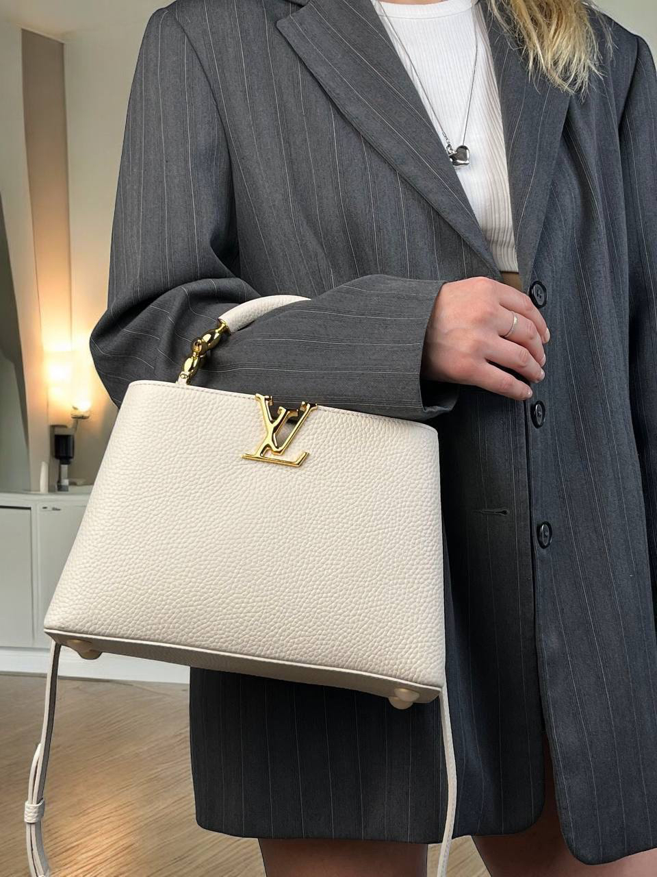 СУМКА LOUIS VUITTON CAPUCINES детальное фото