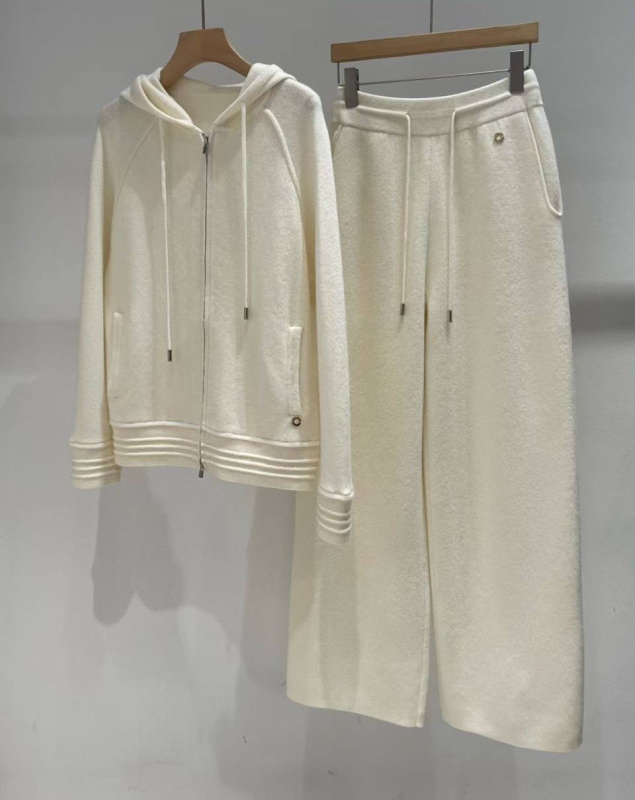 КОСТЮМ LORO PIANA фото