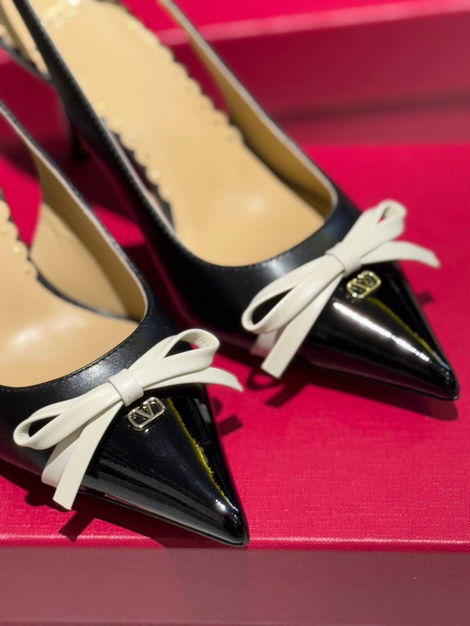 ТУФЛИ VALENTINO детальное фото