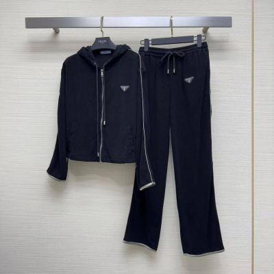 КОСТЮМ PRADA фото