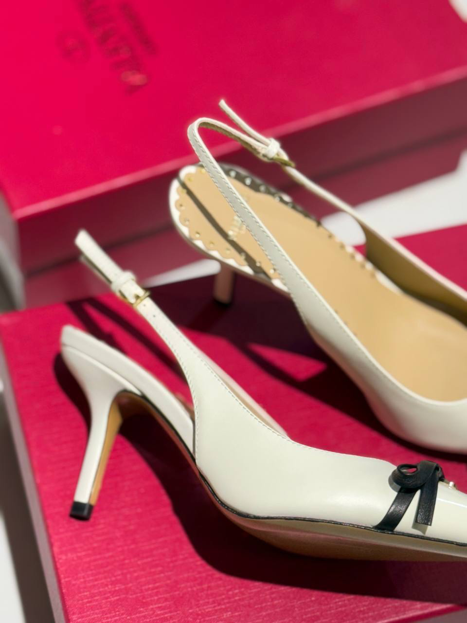 ТУФЛИ VALENTINO детальное фото