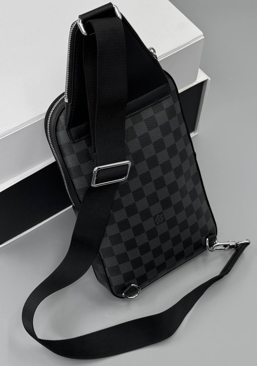 МУЖСКАЯ СУМКА СЛИНГ LOUIS VUITTON детальное фото