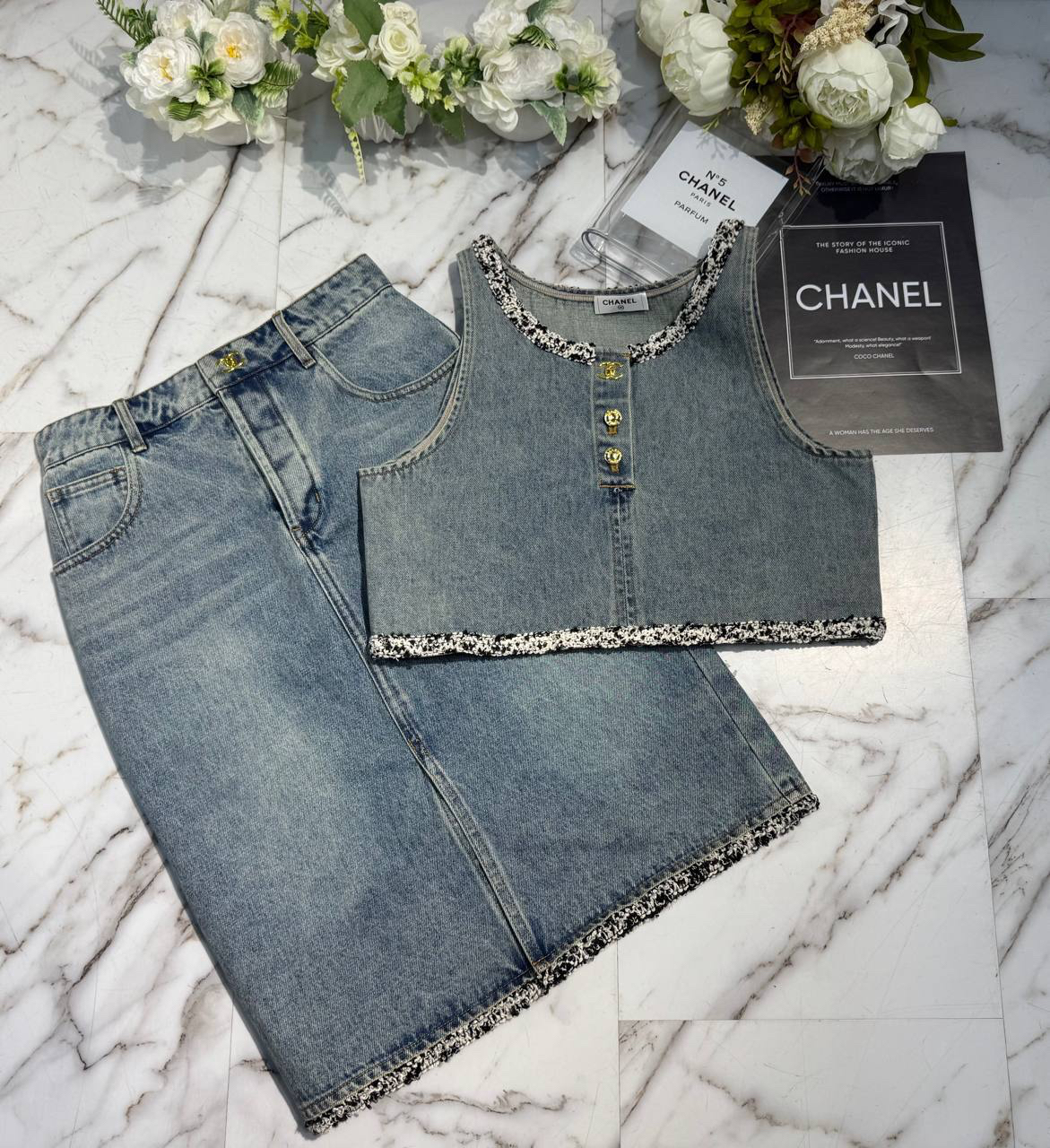 КОСТЮМ CHANEL детальное фото