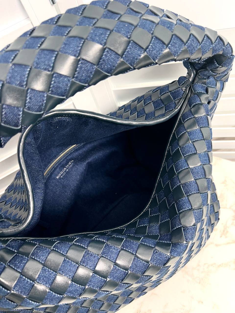 СУМКА BOTTEGA VENETA LARGE HOP детальное фото