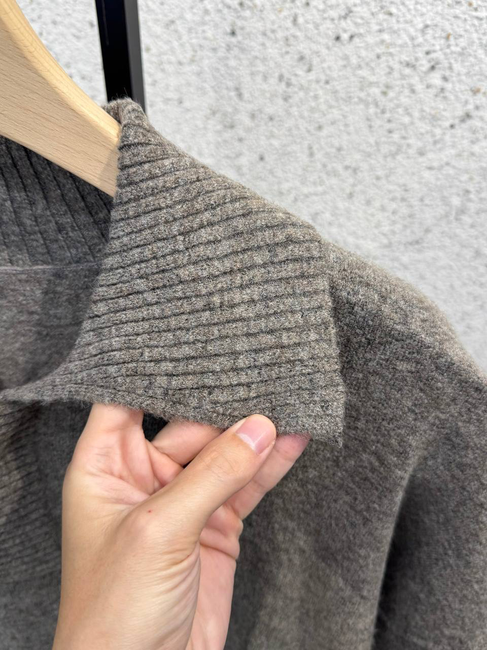 МУЖСКОЙ СВИТЕР ALEXANDER WANG детальное фото