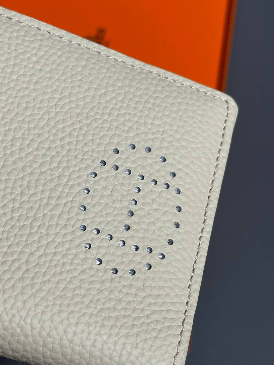 ОБЛОЖКА НА ПАСПОРТ HERMES детальное фото