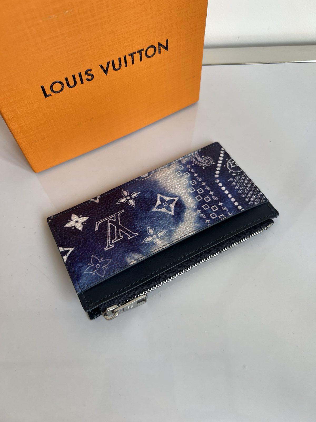 ВИЗИТНИЦА LOUIS VUITTON детальное фото