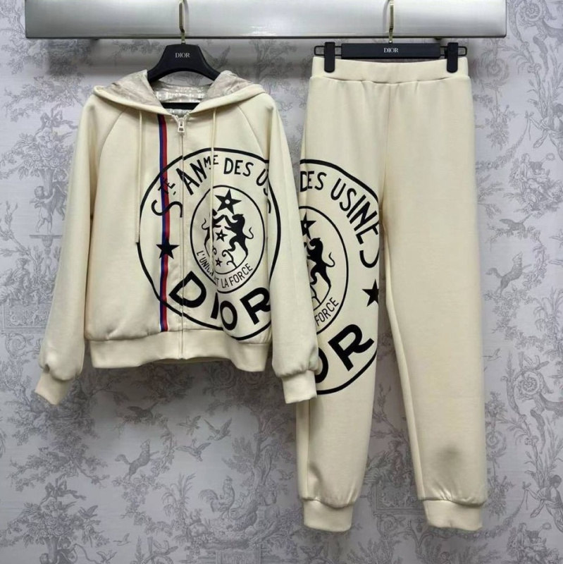 КОСТЮМ CHRISTIAN DIOR фото