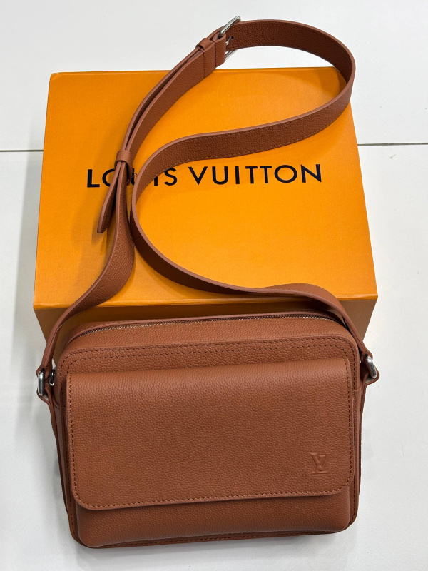 МУЖСКАЯ СУМКА МЕССЕНДЖЕР LOUIS VUITTON фото