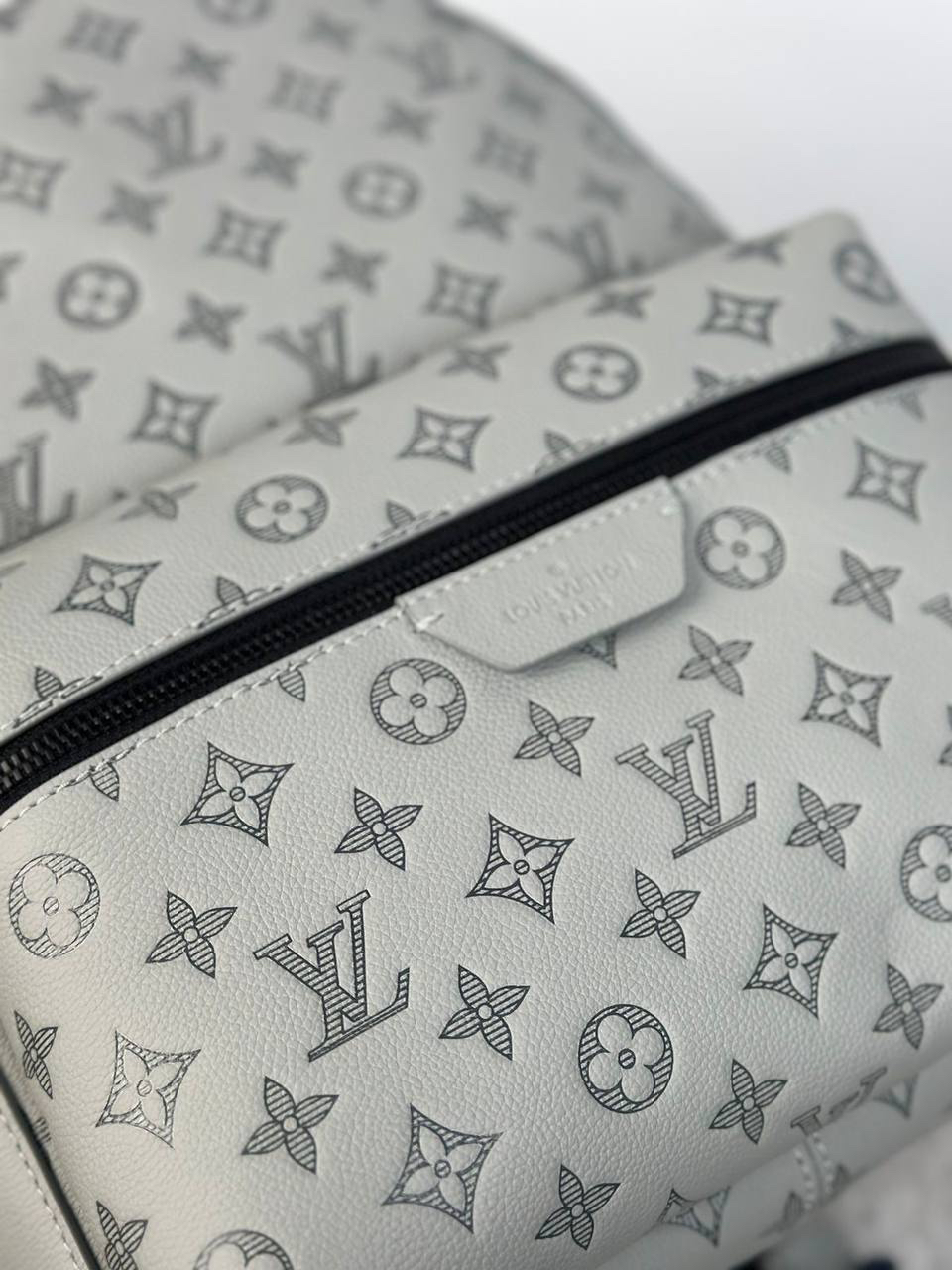 МУЖСКОЙ РЮКЗАК LOUIS VUITTON детальное фото