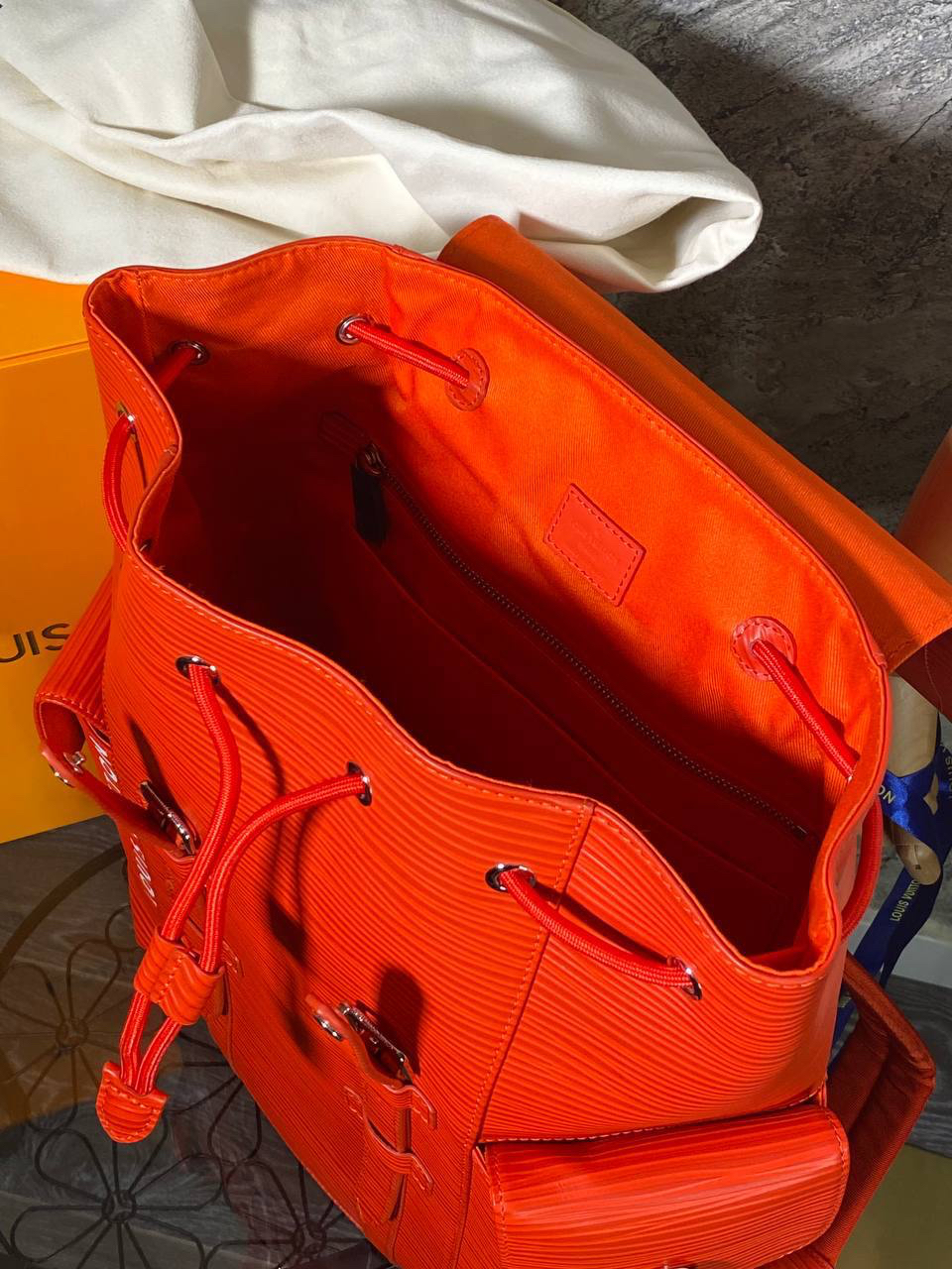 МУЖСКОЙ РЮКЗАК LOUIS VUITTON детальное фото