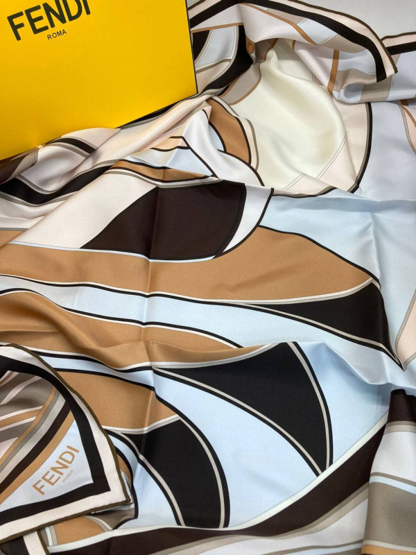 ПЛАТОК FENDI фото