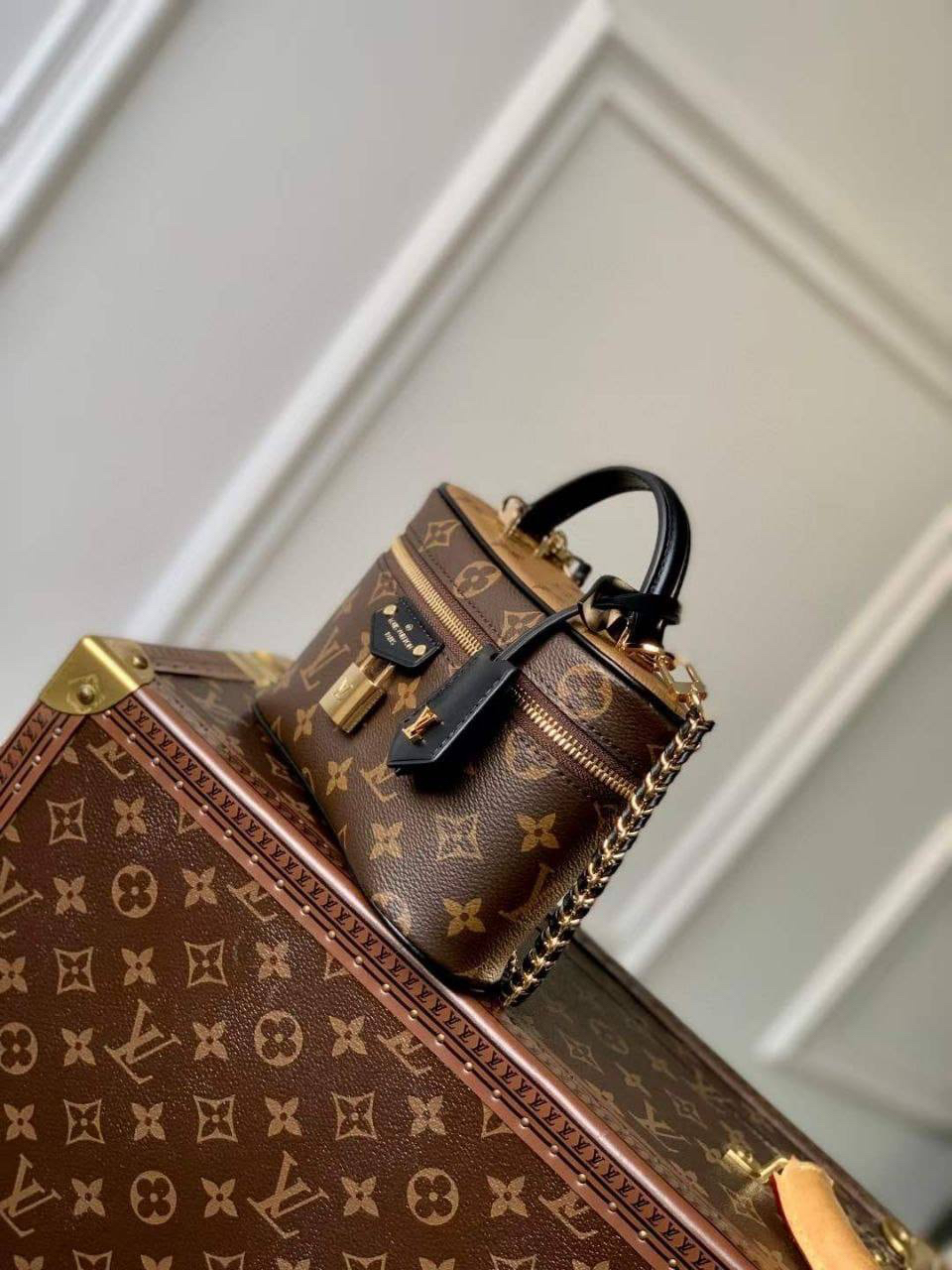 СУМКА LOUIS VUITTON детальное фото