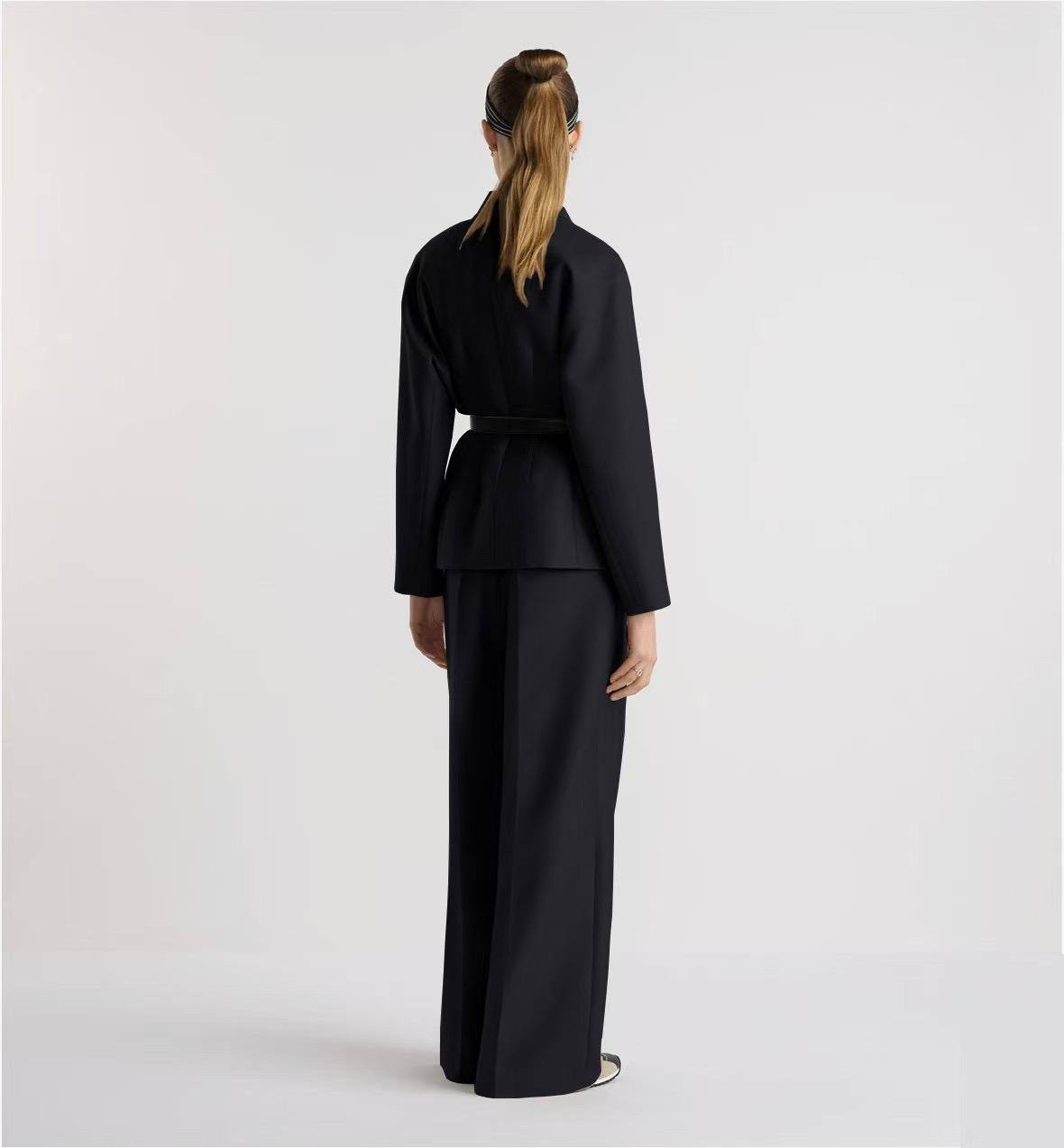 КОСТЮМ CHRISTIAN DIOR детальное фото