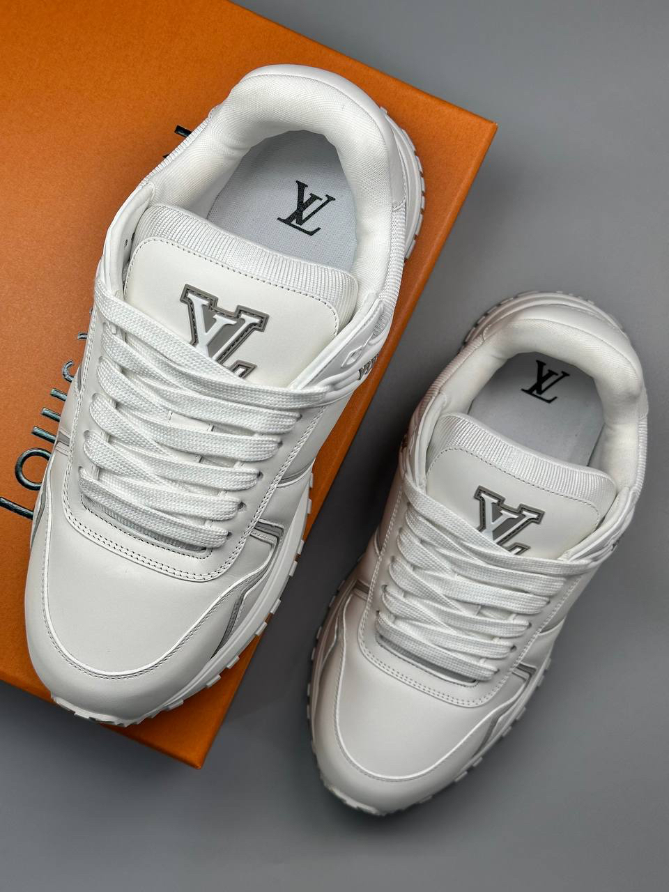 МУЖСКИЕ КРОССОВКИ LOUIS VUITTON детальное фото