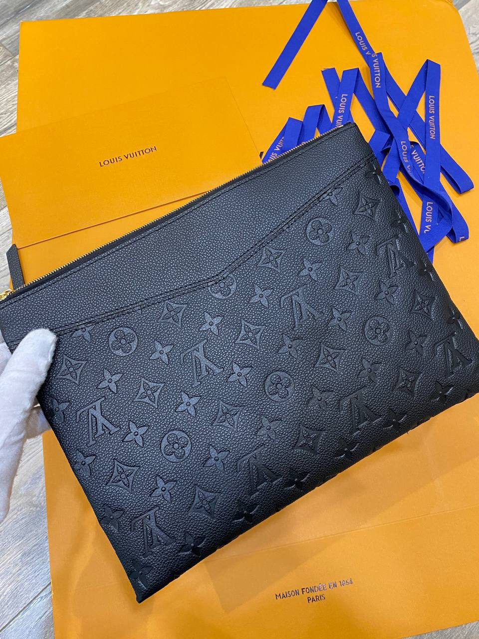 КЛАТЧ LOUIS VUITTON детальное фото