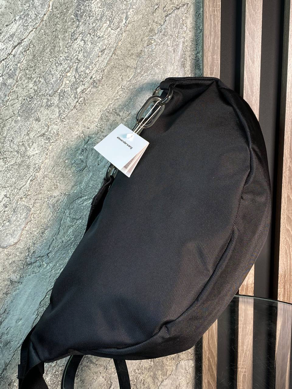 МУЖСКАЯ СУМКА СЛИНГ BALENCIAGA детальное фото