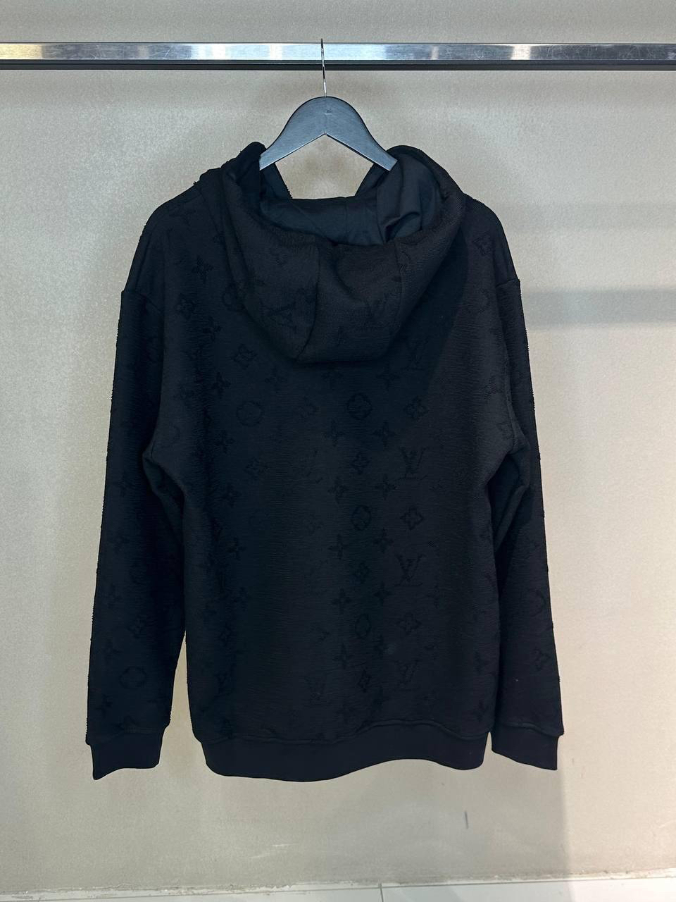 МУЖСКОЙ КОСТЮМ LOUIS VUITTON детальное фото