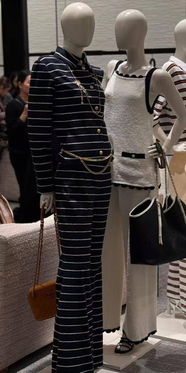 КОСТЮМ CHANEL детальное фото