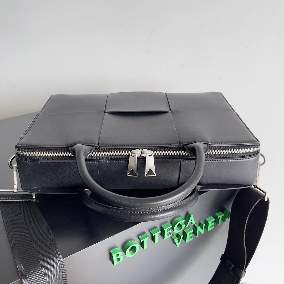 МУЖСКОЙ ПОРТФЕЛЬ BOTTEGA VENETA детальное фото