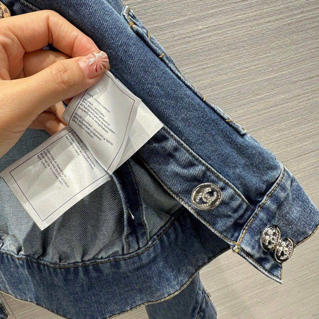 КОСТЮМ CHANEL детальное фото