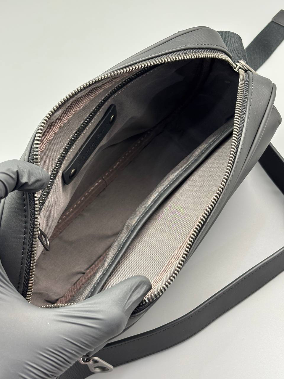 МУЖСКАЯ СУМКА МЕССЕНДЖЕР BOTTEGA VENETA детальное фото