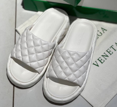 ШЛЕПКИ BOTTEGA VENETA фото