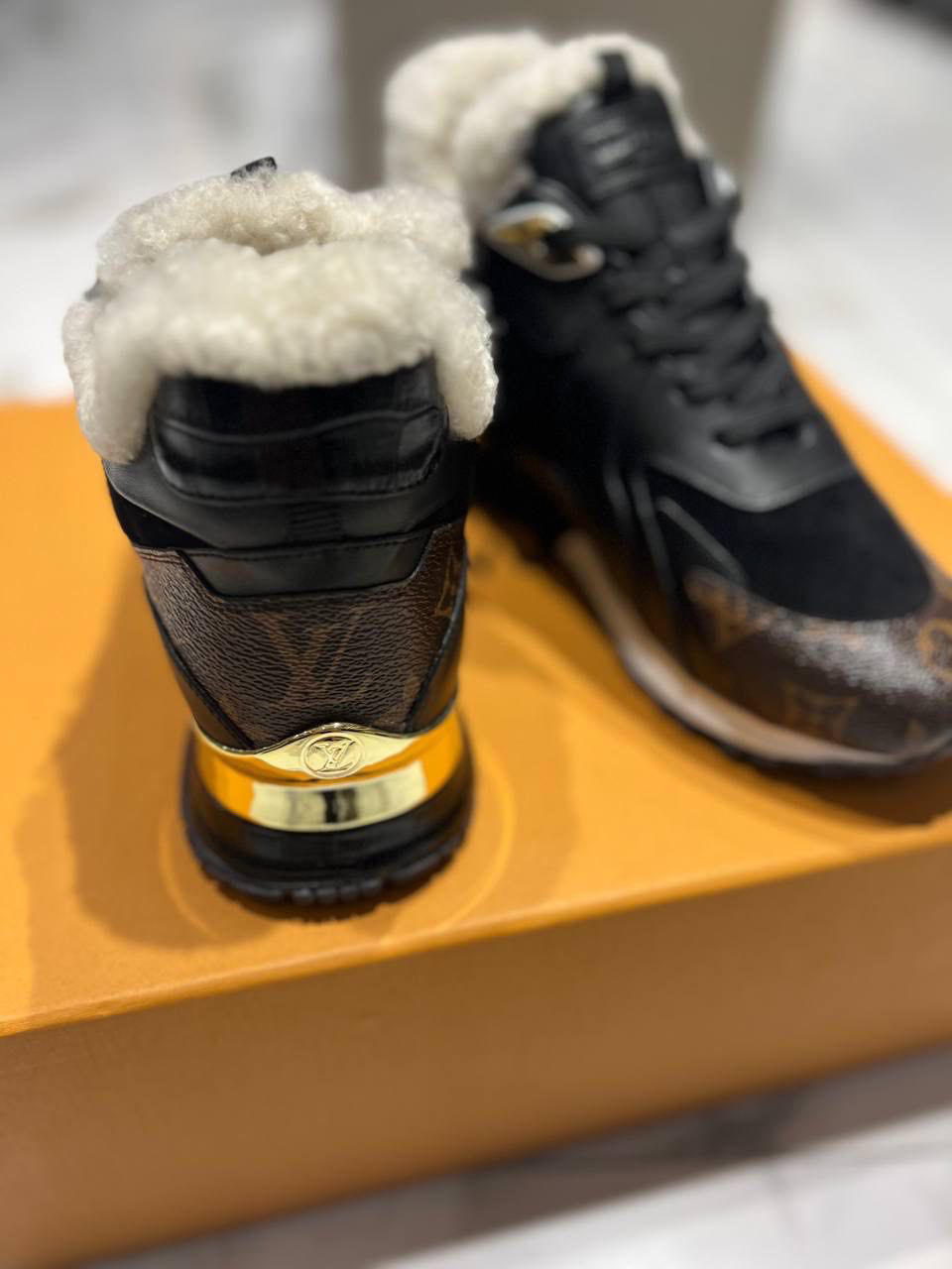 КРОССОВКИ LOUIS VUITTON детальное фото