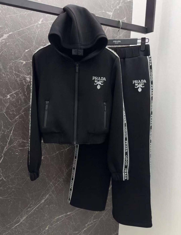 КОСТЮМ PRADA фото