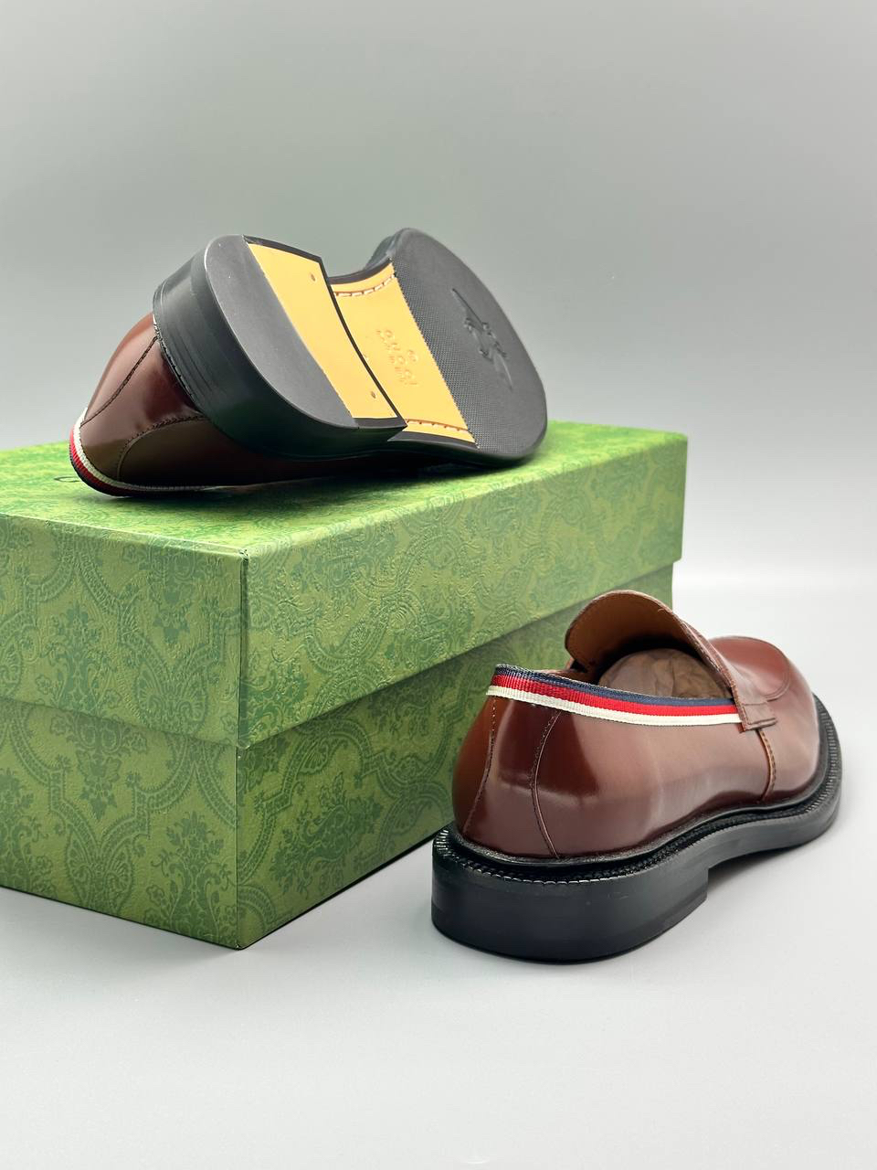 МУЖСКИЕ ЛОФЕРЫ GUCCI детальное фото