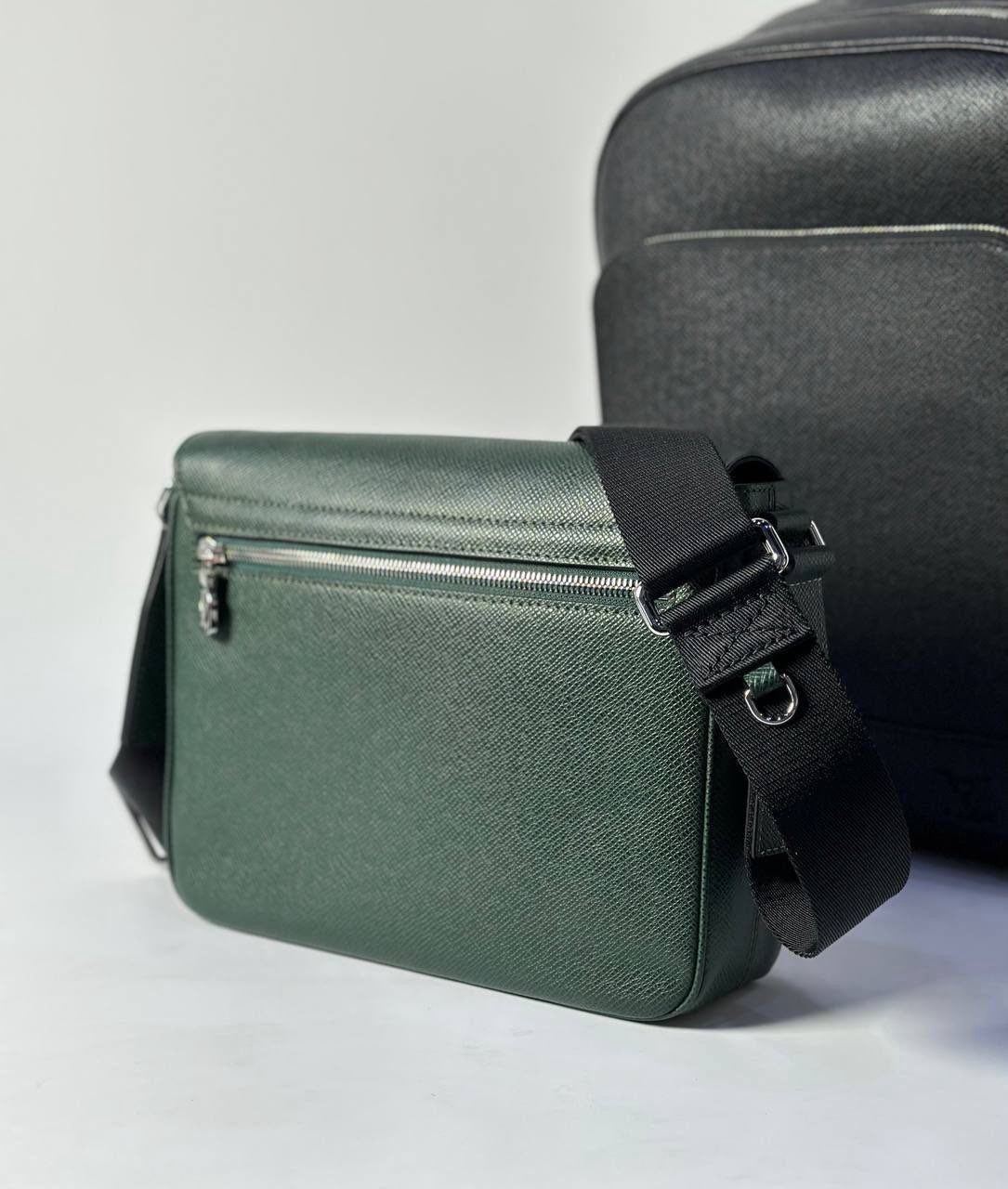 МУЖСКАЯ СУМКА МЕССЕНДЖЕР LOUIS VUITTON детальное фото