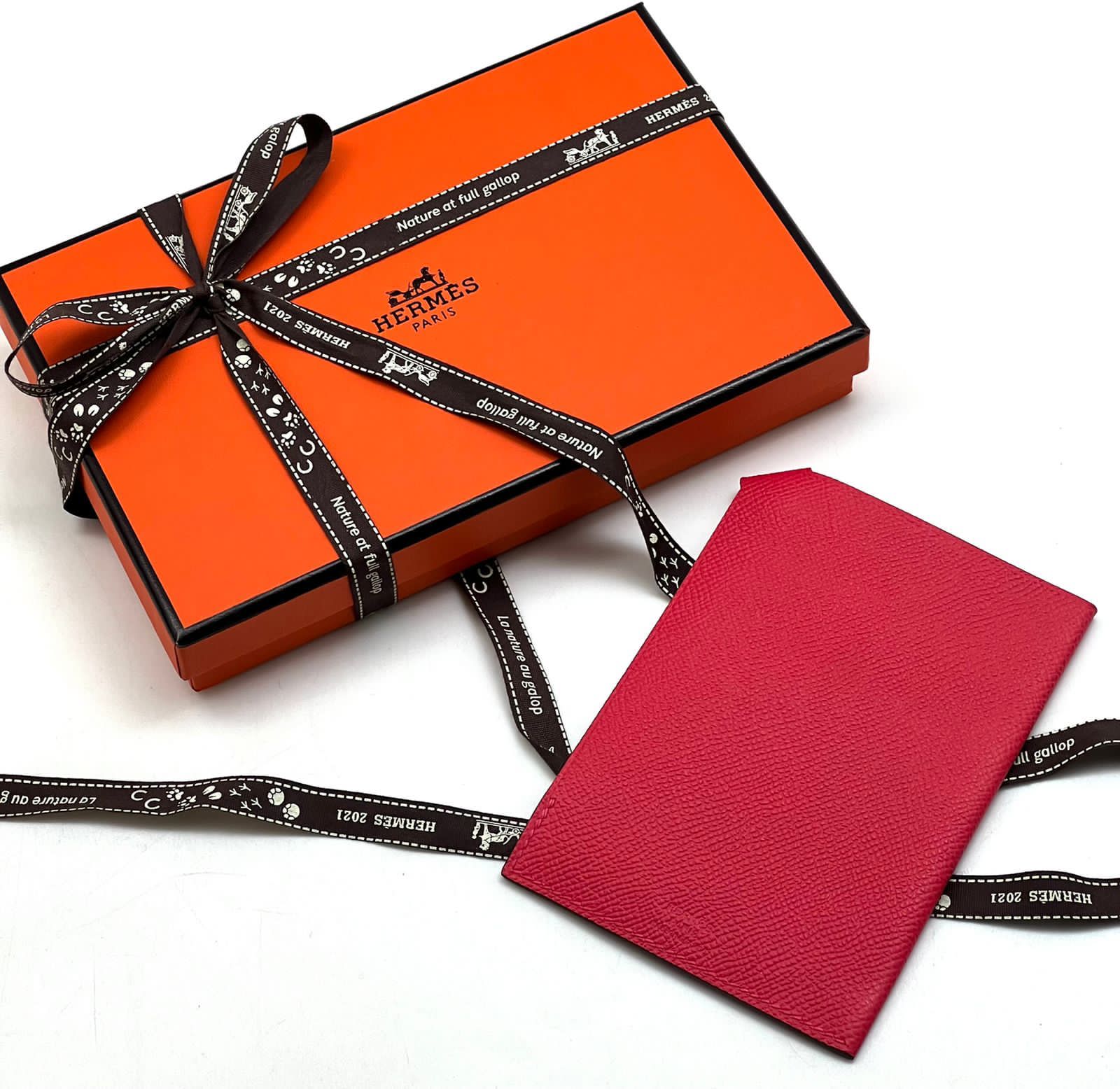 ОБЛОЖКА НА ПАСПОРТ HERMES детальное фото