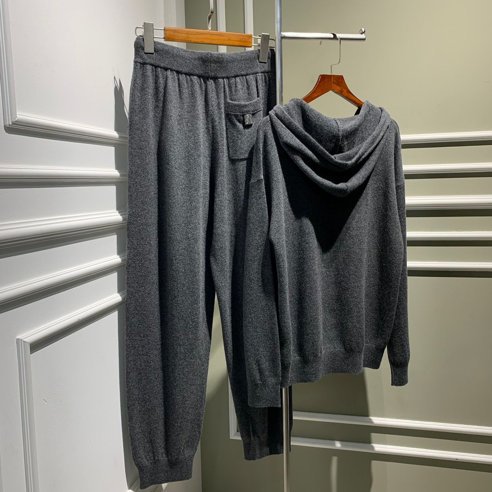 КОСТЮМ BRUNELLO CUCINELLI детальное фото