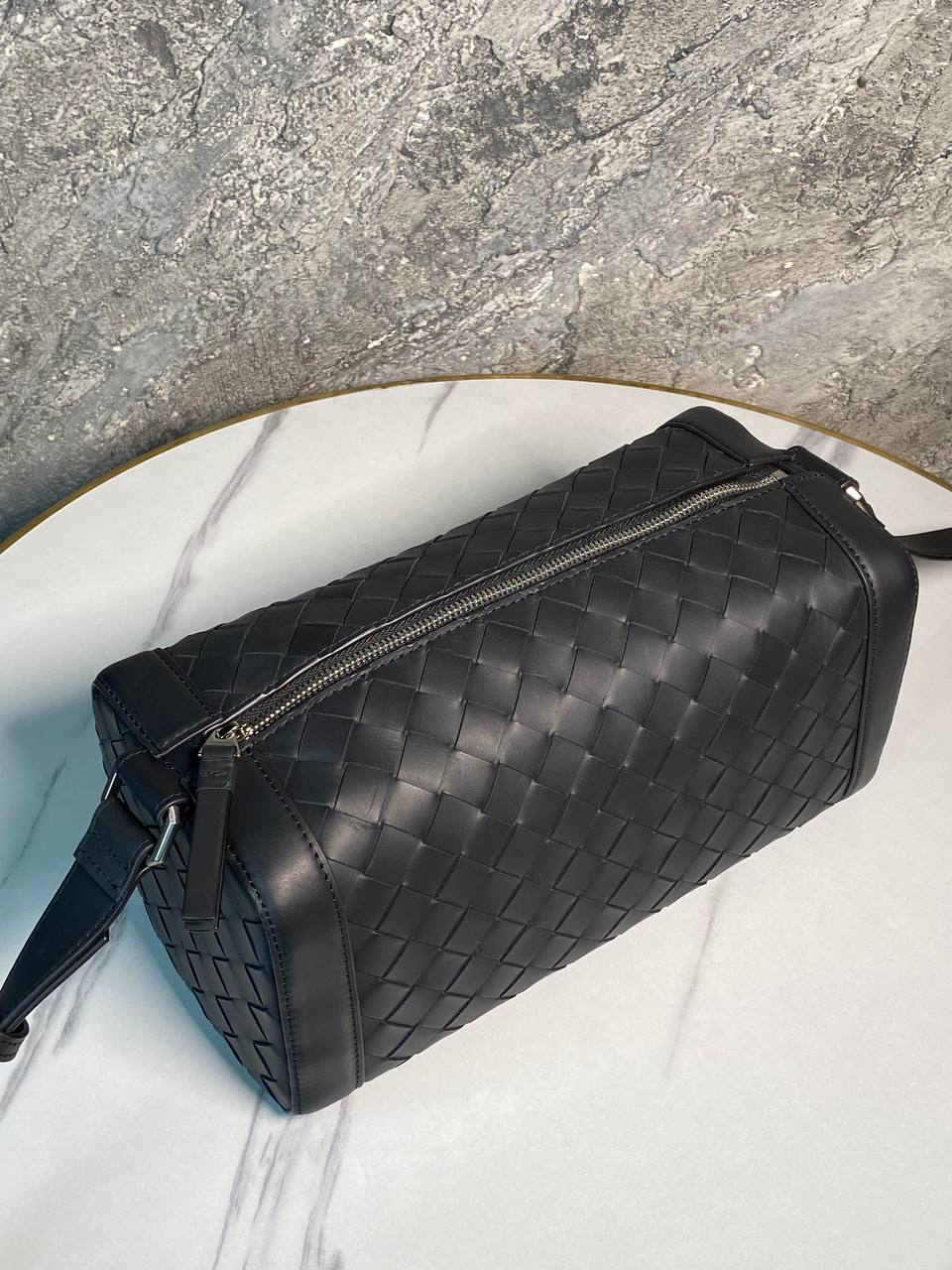 МУЖСКАЯ СУМКА МЕССЕНДЖЕР BOTTEGA VENETA детальное фото
