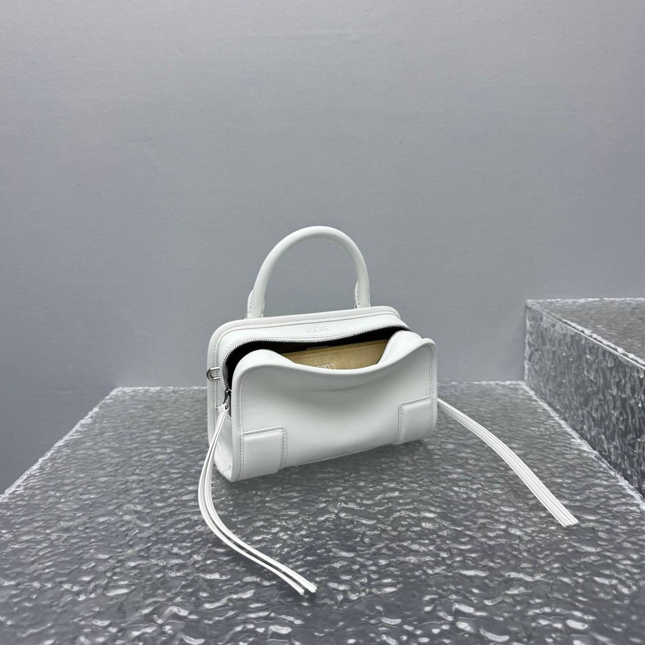 СУМКА LOEWE детальное фото