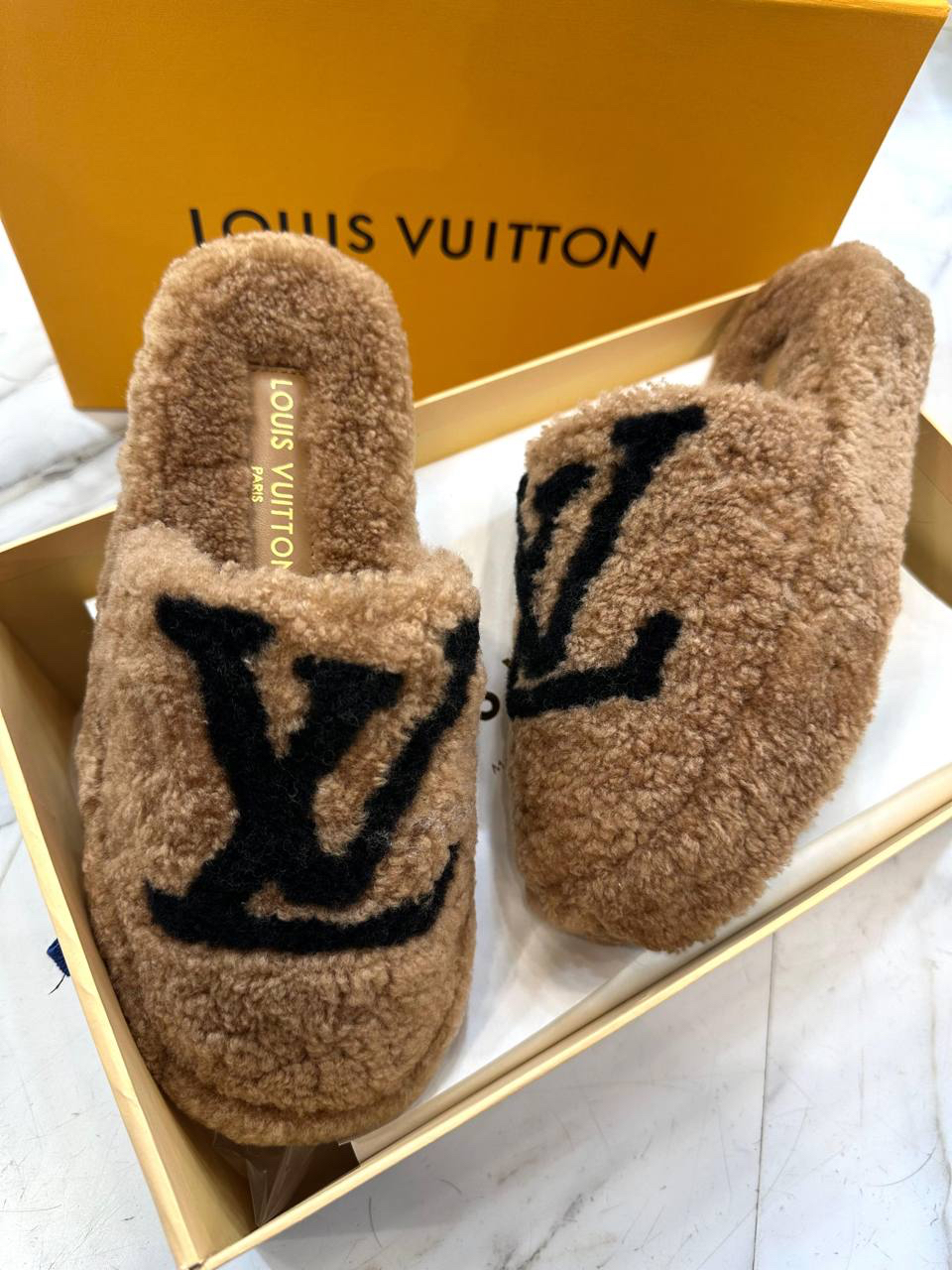 ТАПОЧКИ LOUIS VUITTON детальное фото