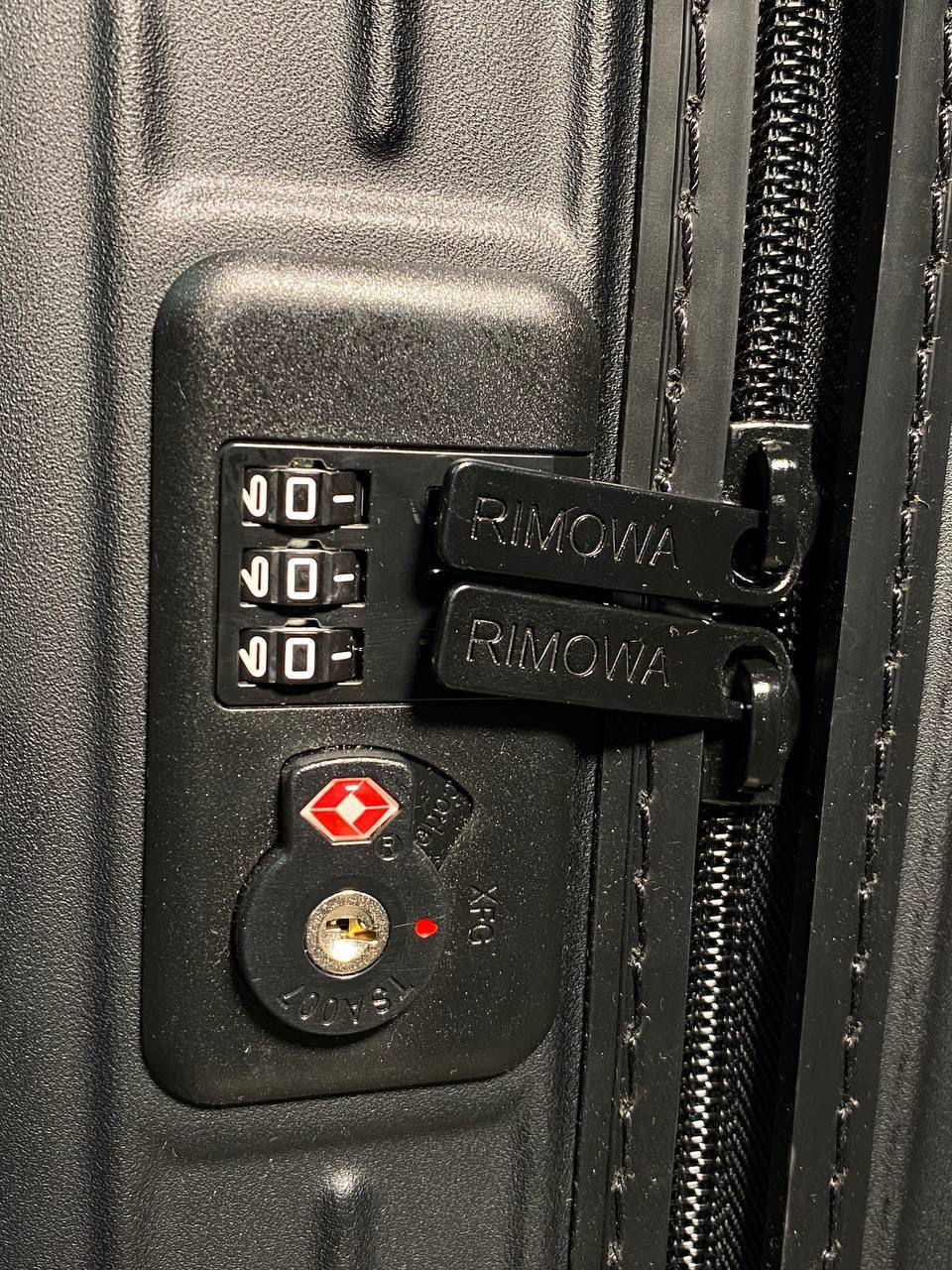 ЧЕМОДАН RIMOWA детальное фото
