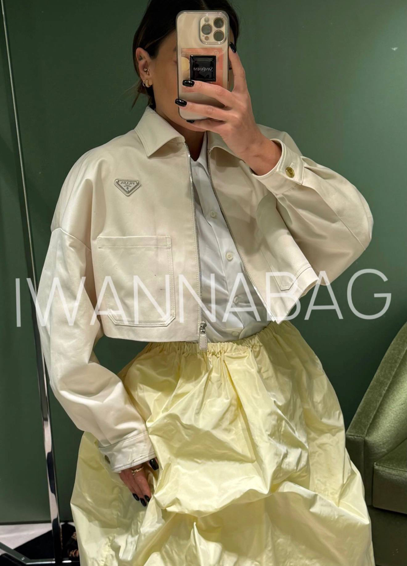 ВЕТРОВКА PRADA детальное фото