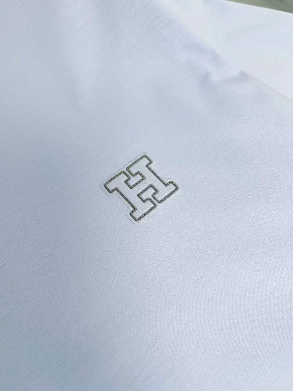 МУЖСКАЯ ФУТБОЛКА HERMES детальное фото