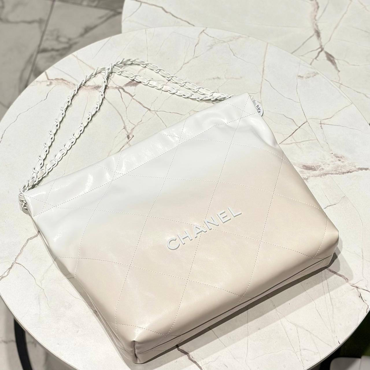 СУМКА CHANEL 22 детальное фото