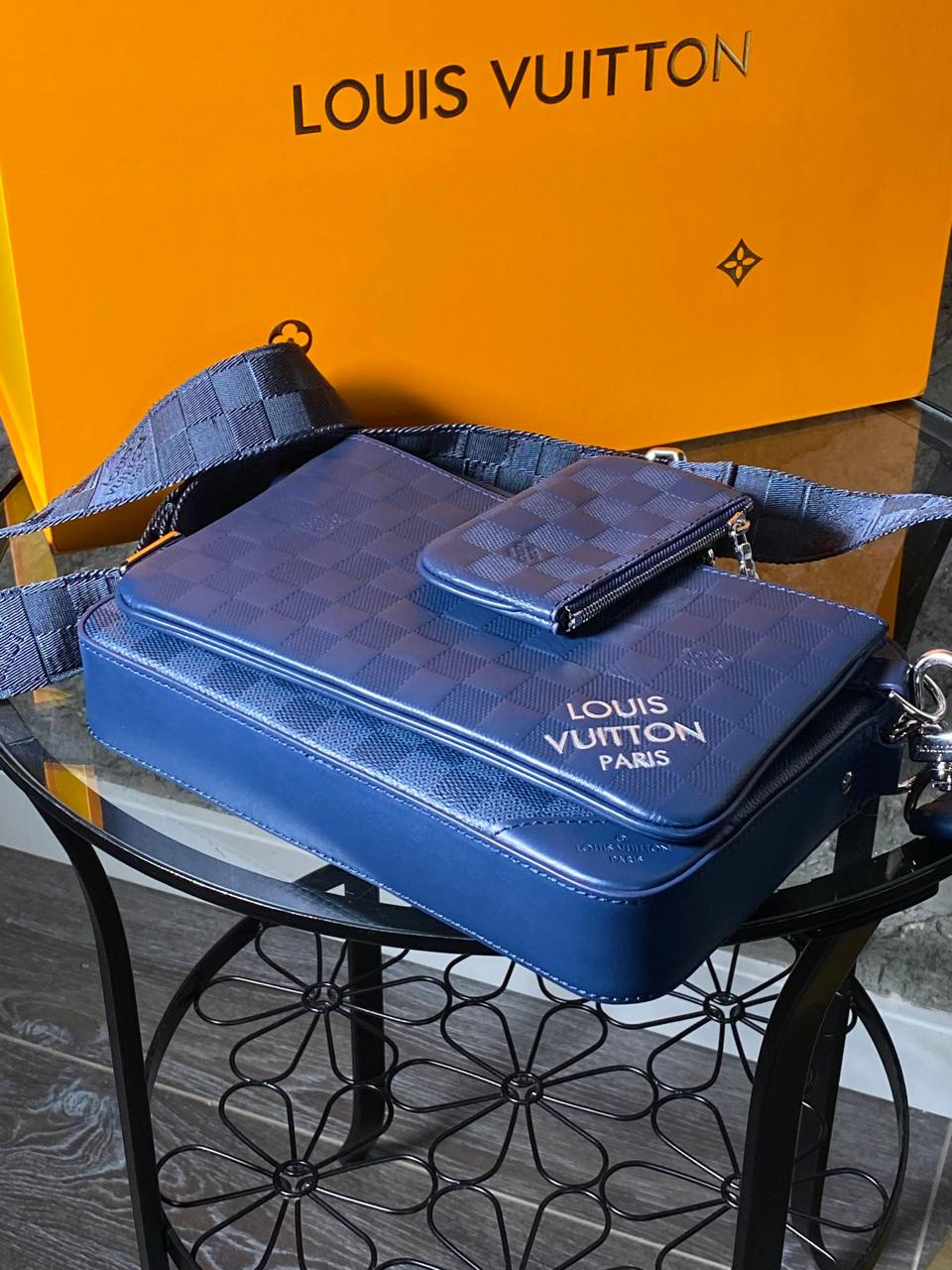 МУЖСКАЯ СУМКА МЕССЕНДЖЕР LOUIS VUITTON детальное фото