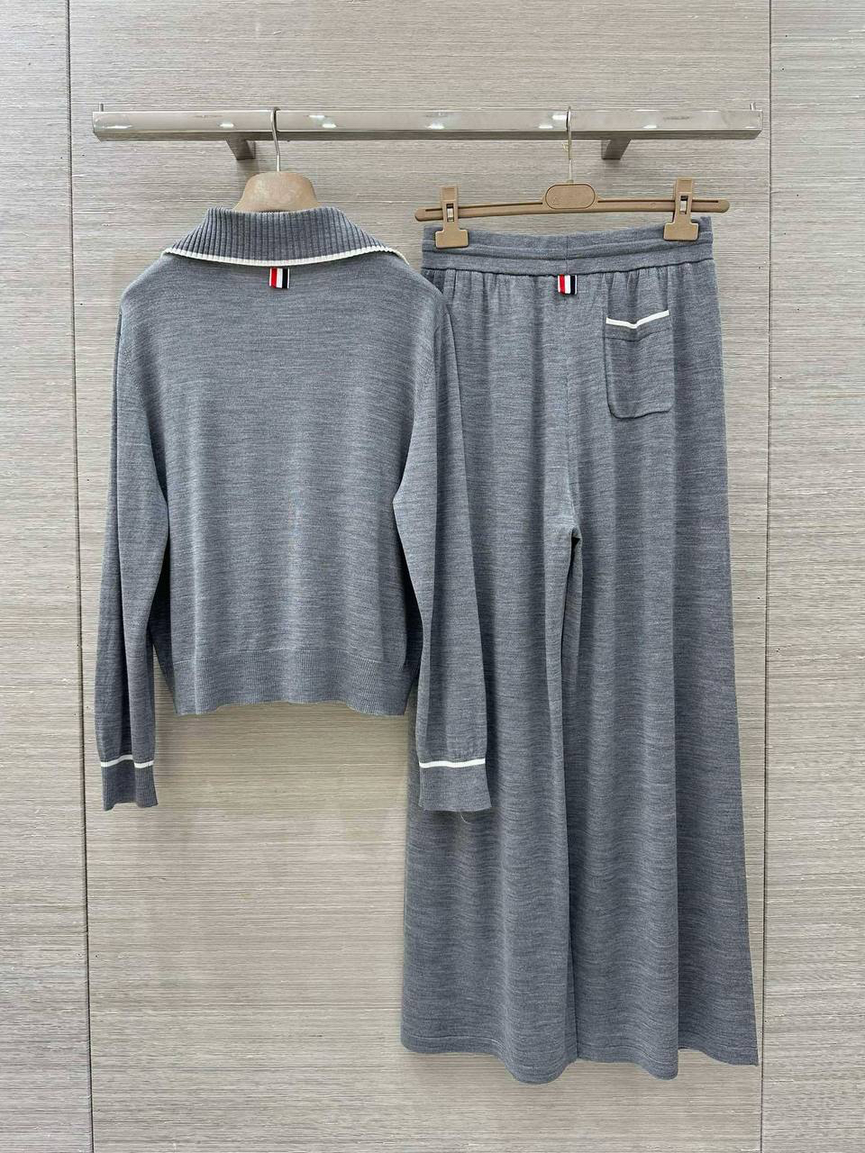 КОСТЮМ THOM BROWNE детальное фото