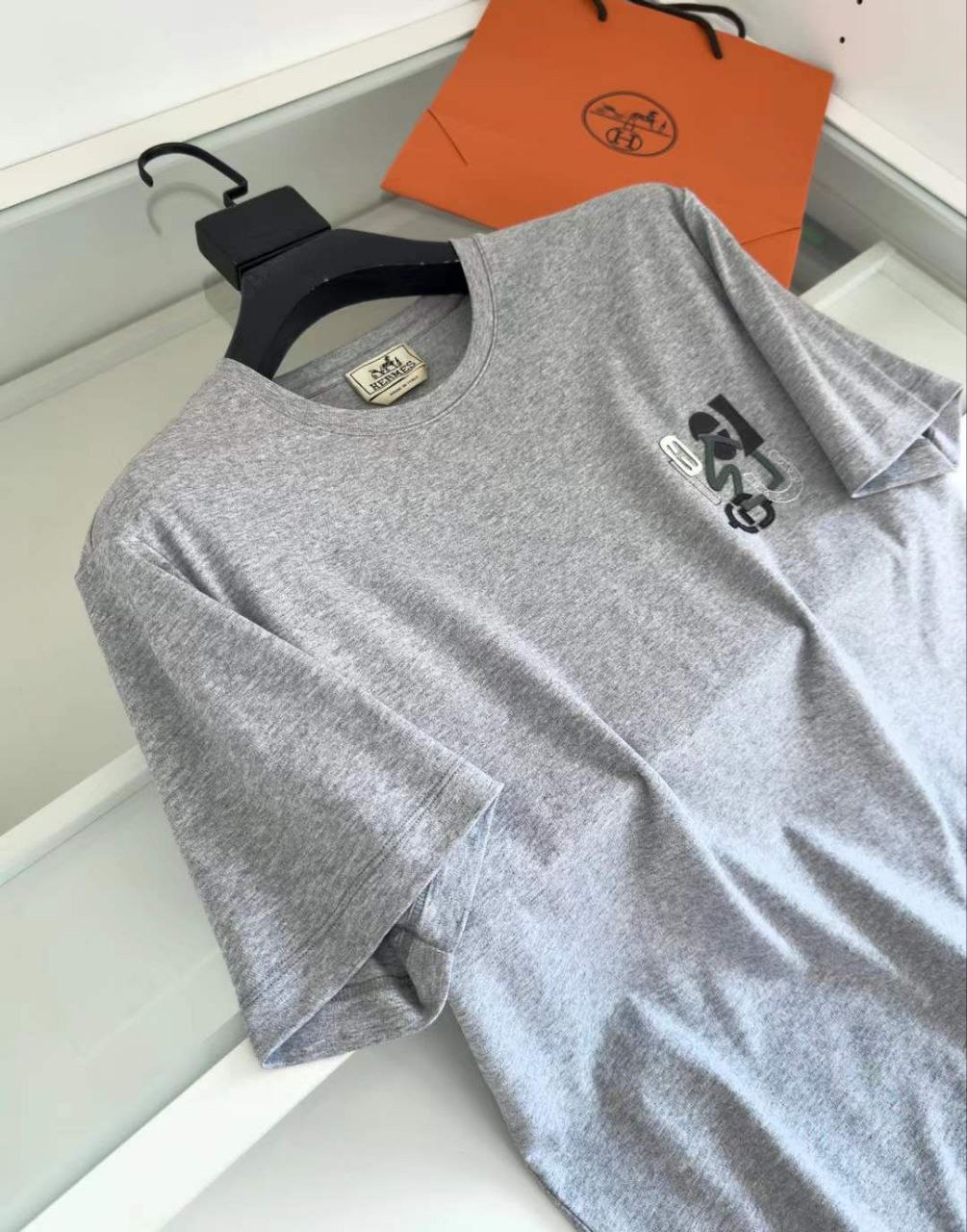 МУЖСКАЯ ФУТБОЛКА HERMES детальное фото